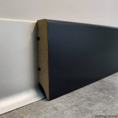 classic-r5-lagrus-plus-czarna-listwa-przypodlogowa-mdf-wilgocioodporna.jpg